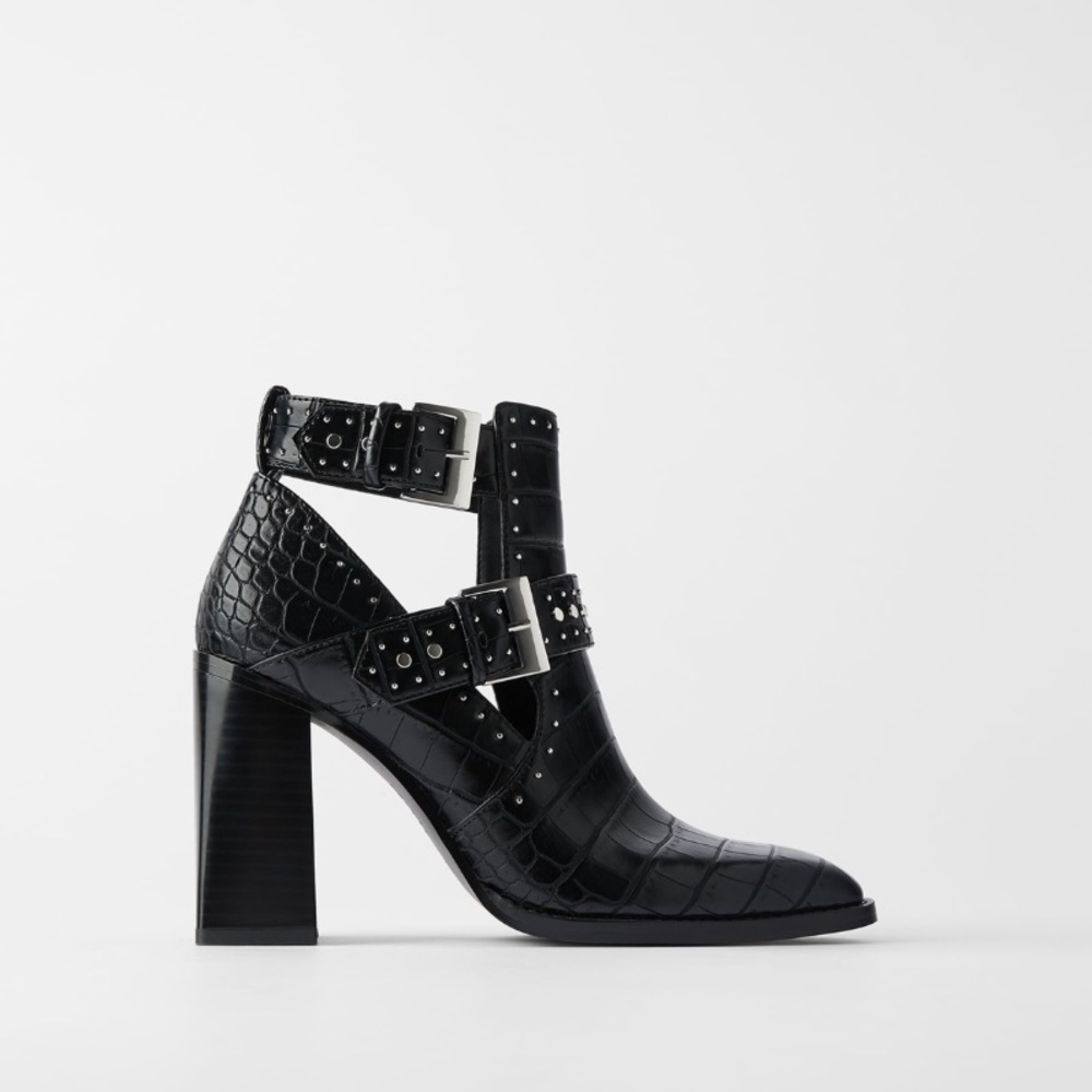 Zara Animal Embossed Heeled Ankle. Trendy!!!